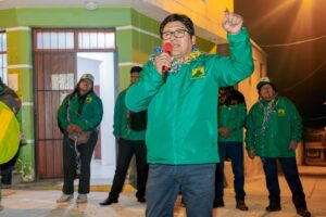 CANDIDATO OFRECE 50 MIL SOLES PARA LOS AGRICULTORES DE HUANUARA